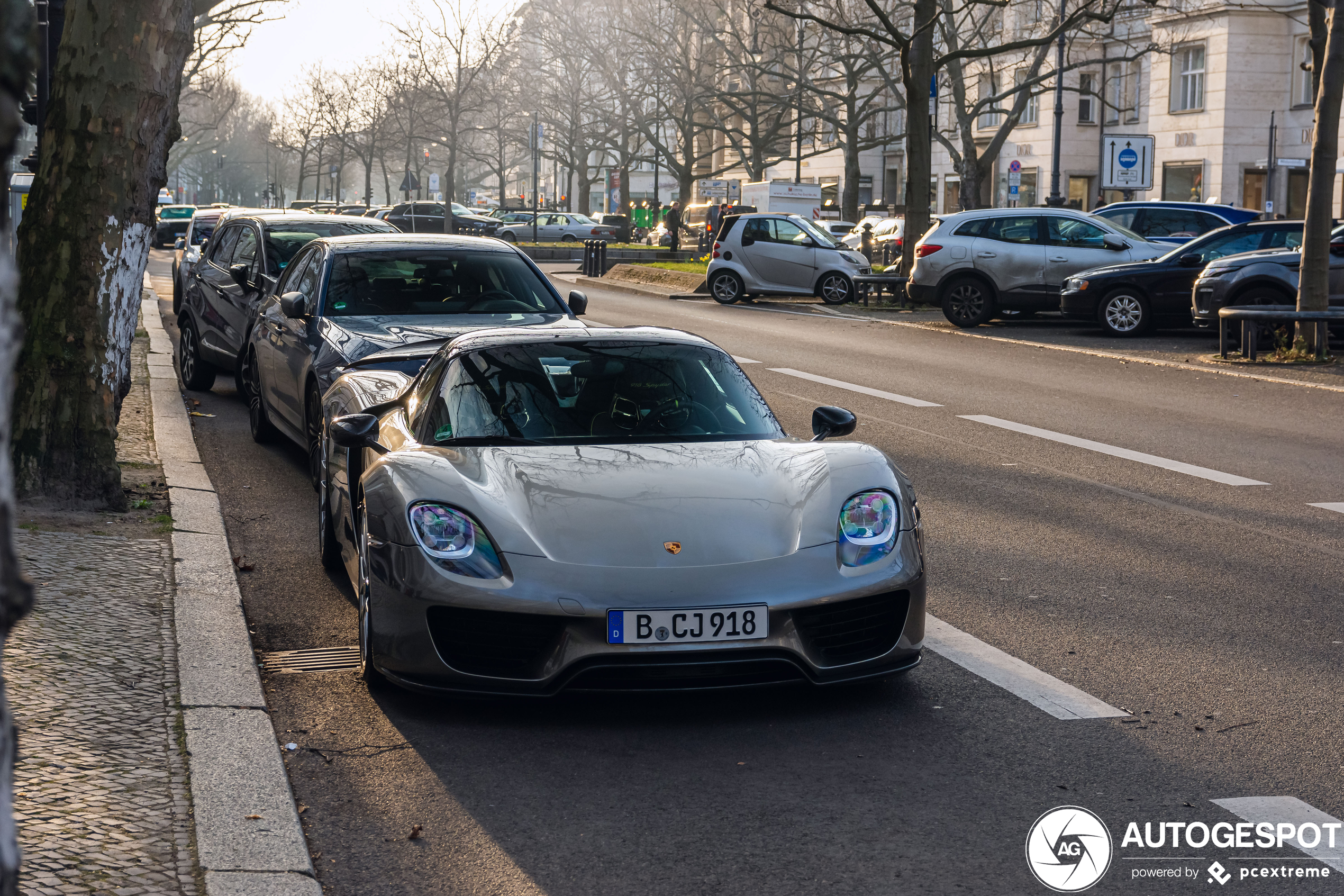 Porsche 918 Spyder Weissach Package