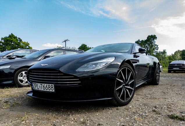 Aston Martin DB11