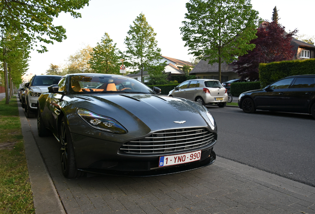 Aston Martin DB11