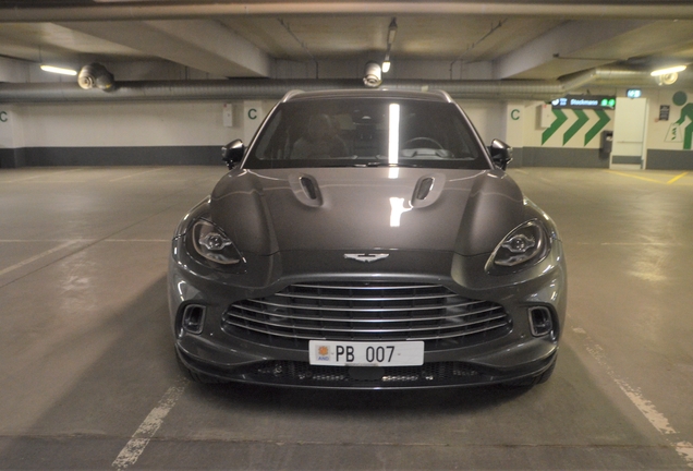 Aston Martin DBX