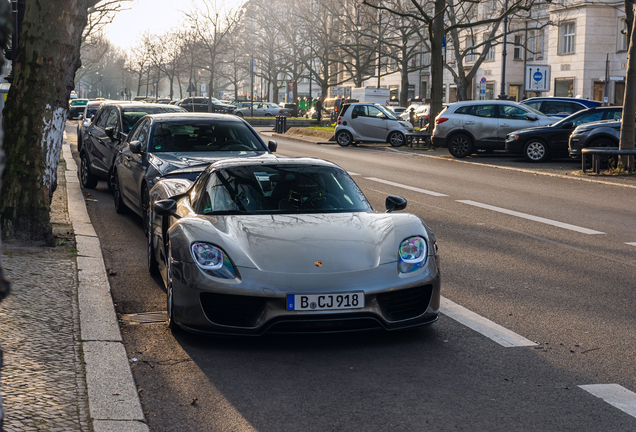 Porsche 918 Spyder Weissach Package