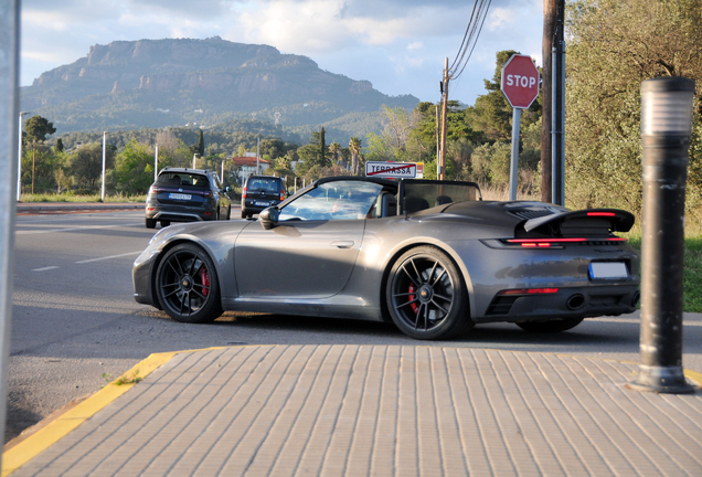 Porsche 992 Carrera 4 GTS Cabriolet