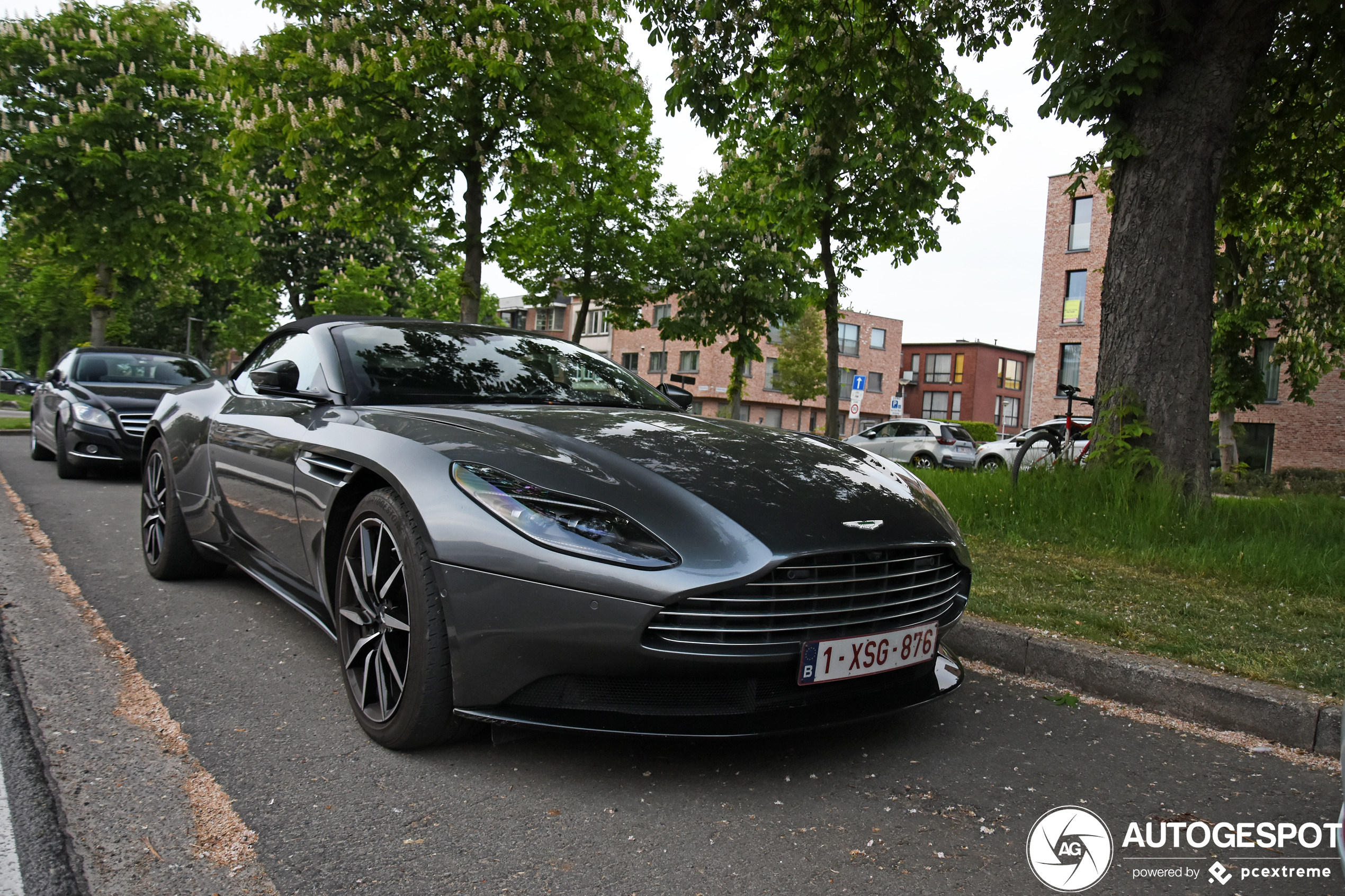 Aston Martin DB11 V8 Volante