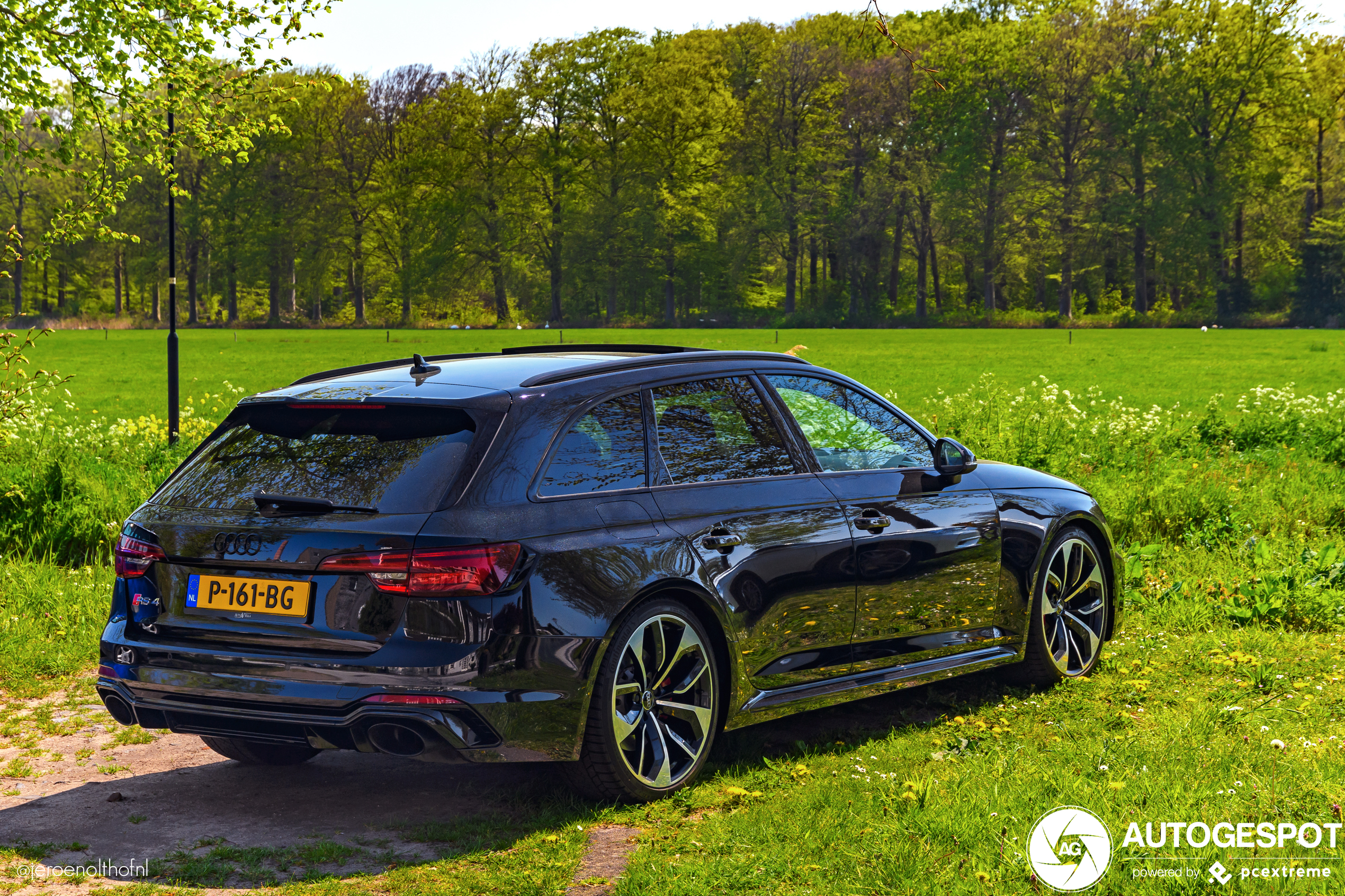 Audi RS4 Avant B9