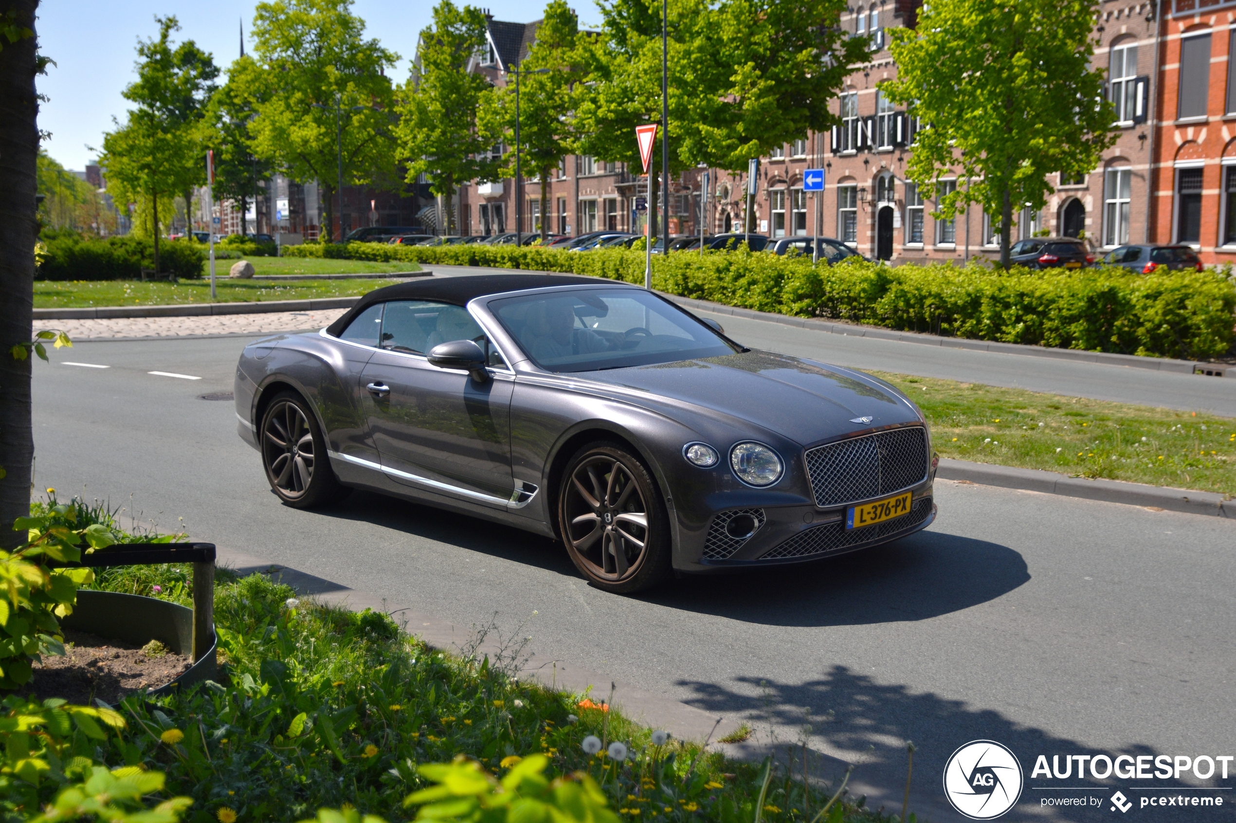 Bentley Continental GTC V8 2020