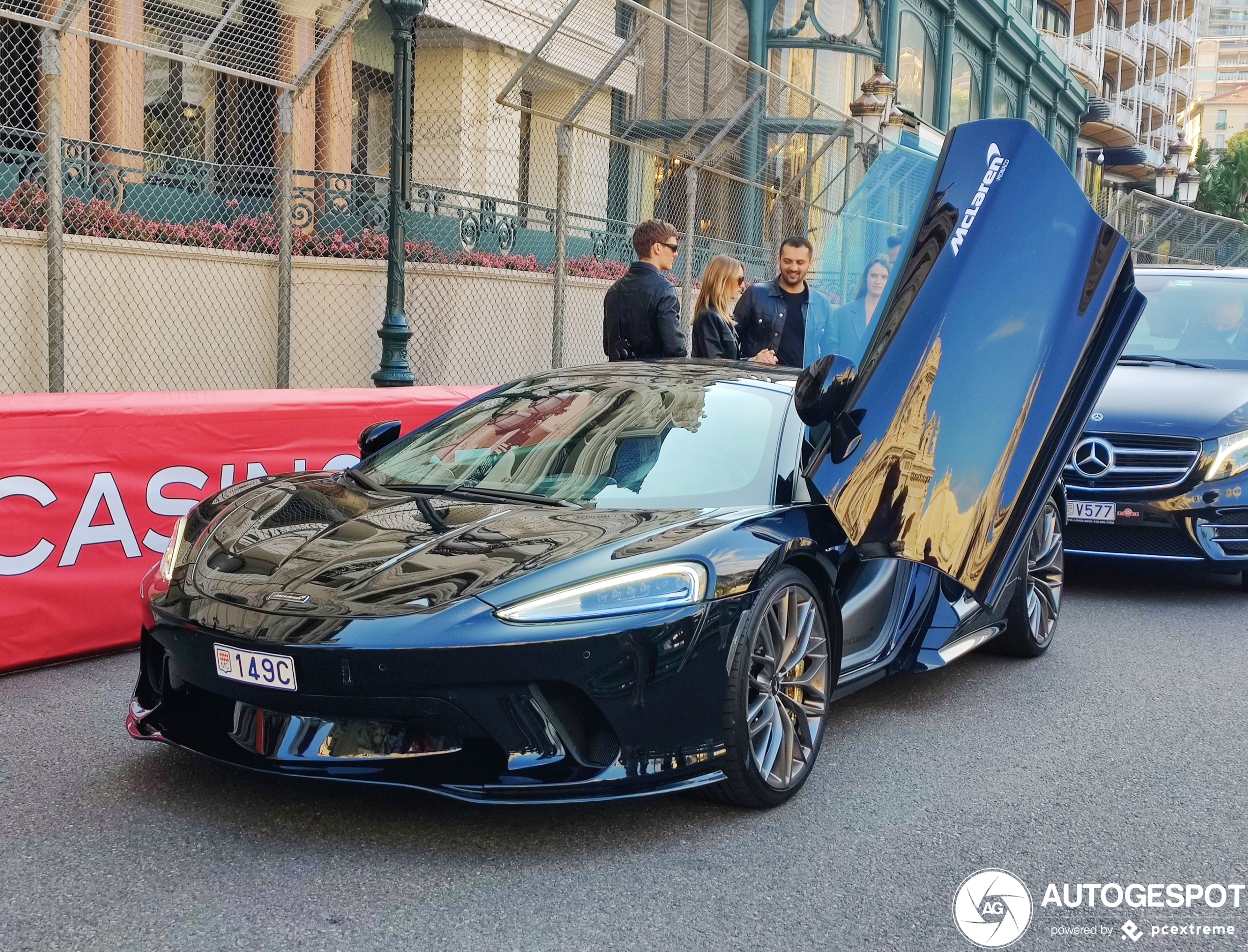 McLaren GT