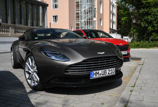 Aston Martin DB11 V8 Volante