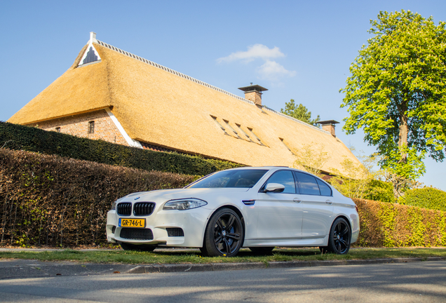 BMW M5 F10 2011