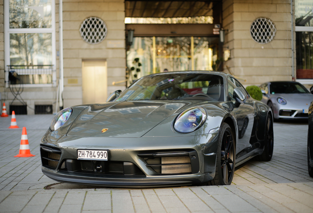 Porsche 992 Carrera GTS