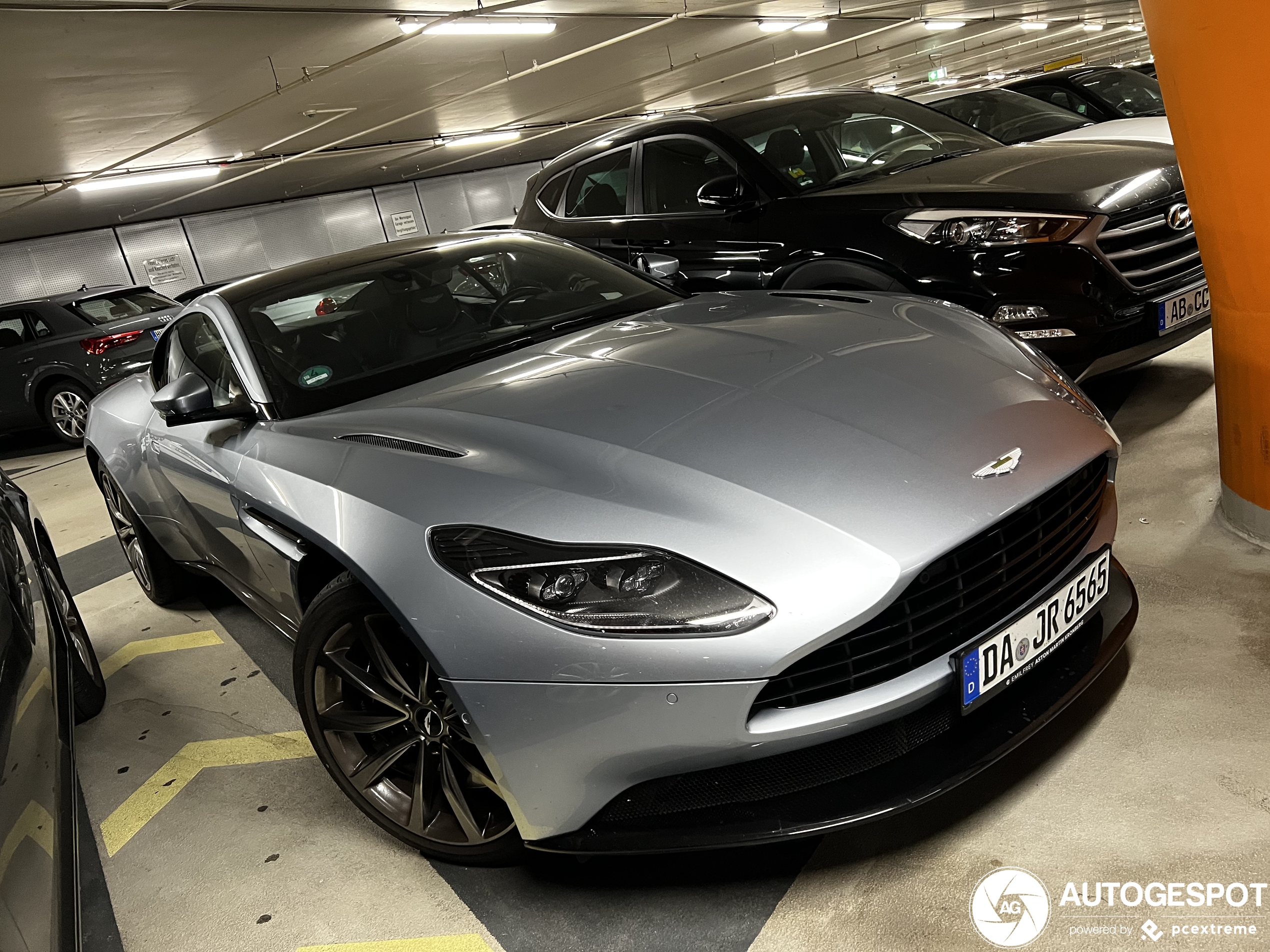 Aston Martin DB11 V8