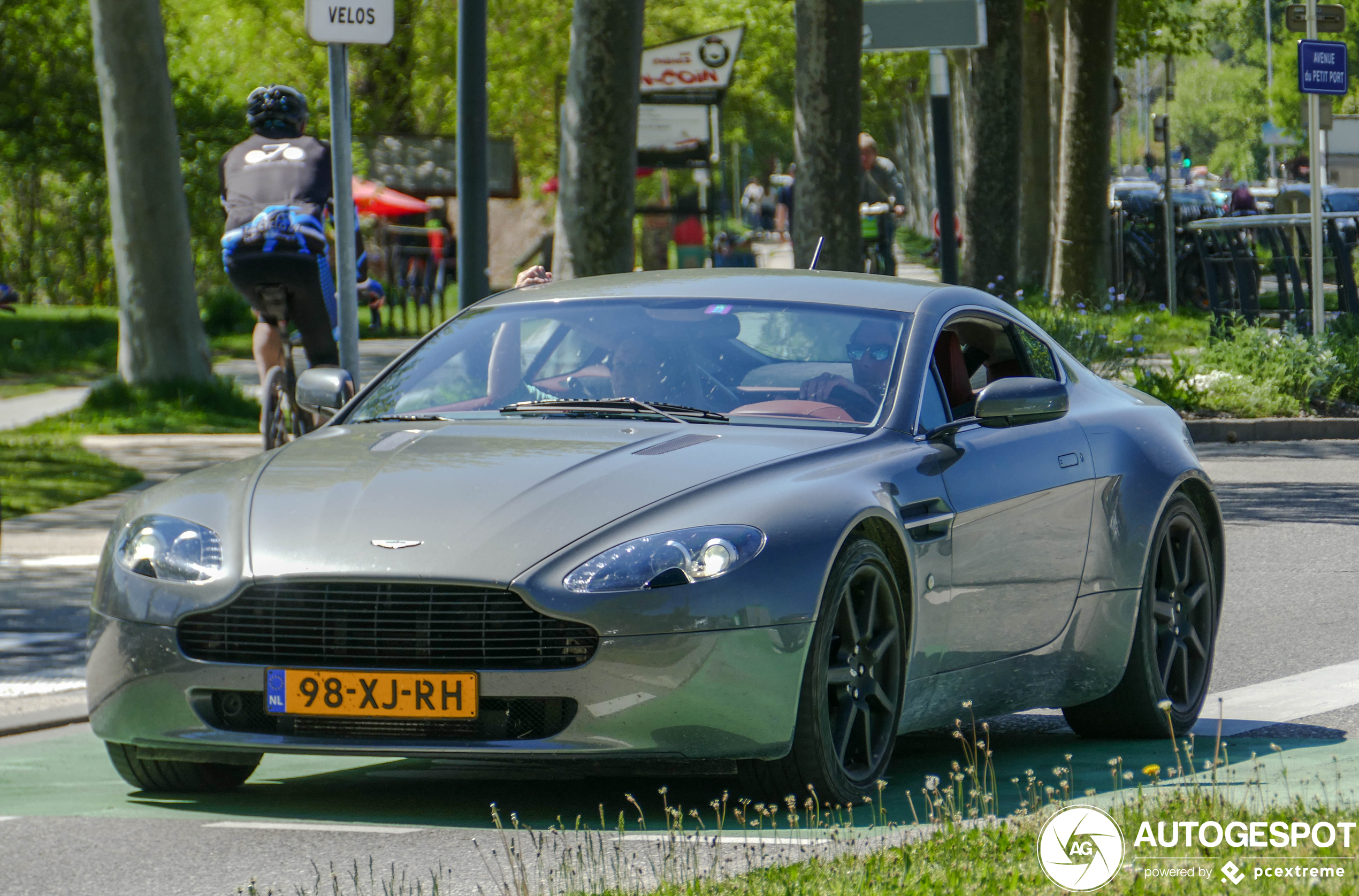 Aston Martin V8 Vantage