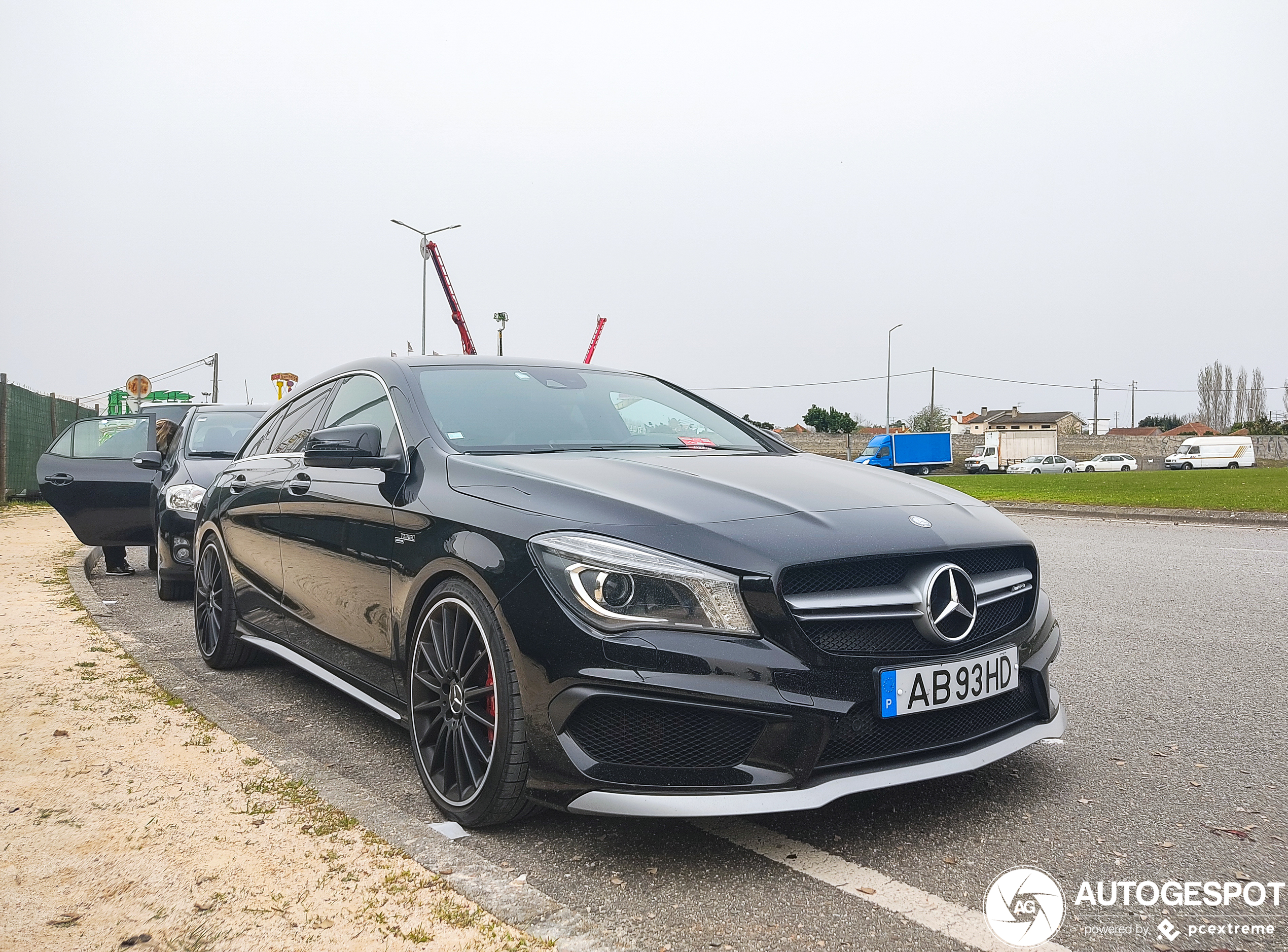 Mercedes-Benz CLA 45 AMG Shooting Brake