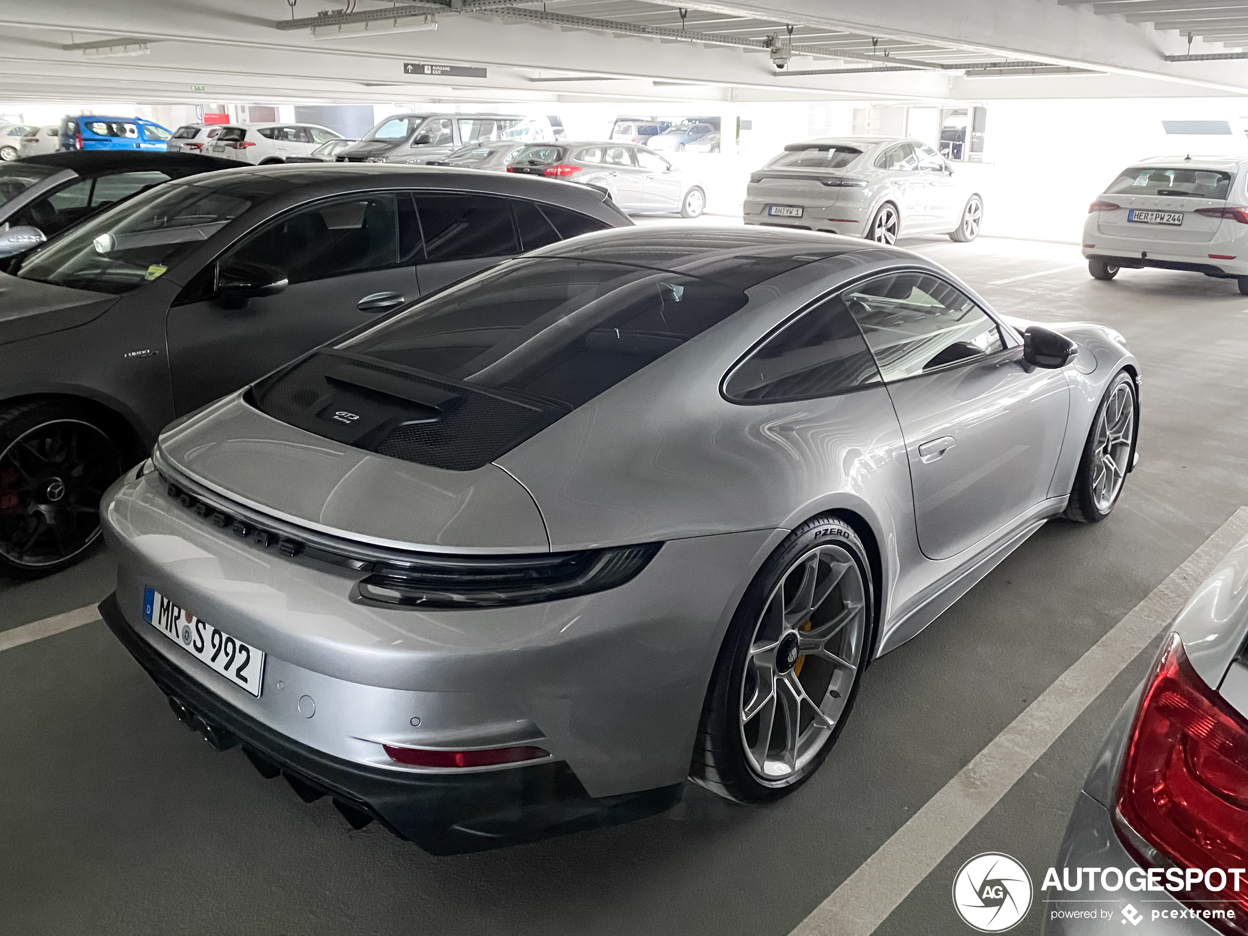 Porsche 992 GT3 Touring