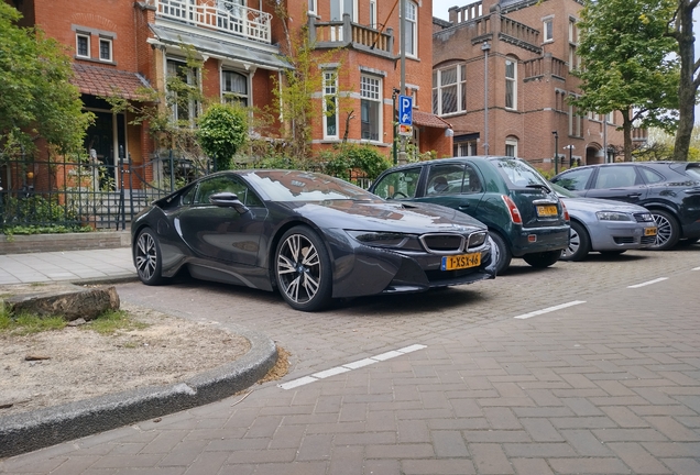 BMW i8