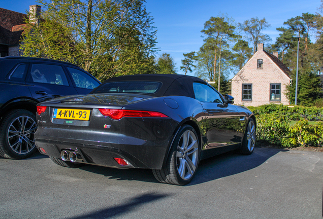 Jaguar F-TYPE S Convertible