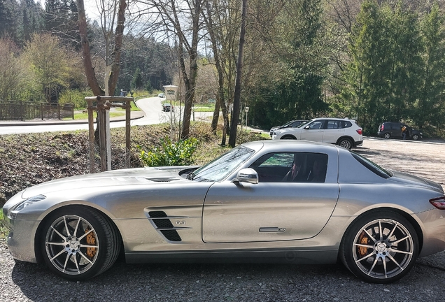 Mercedes-Benz SLS AMG