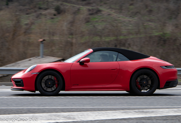 Porsche 992 Carrera 4 GTS Cabriolet