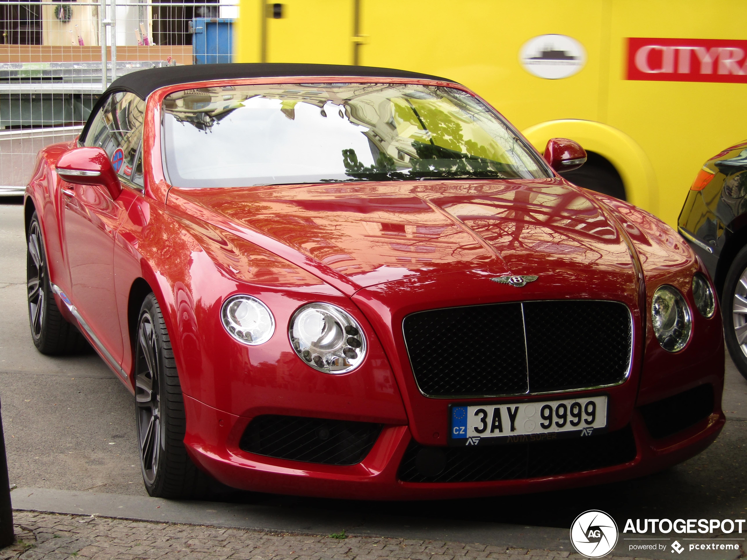 Bentley Continental GTC V8