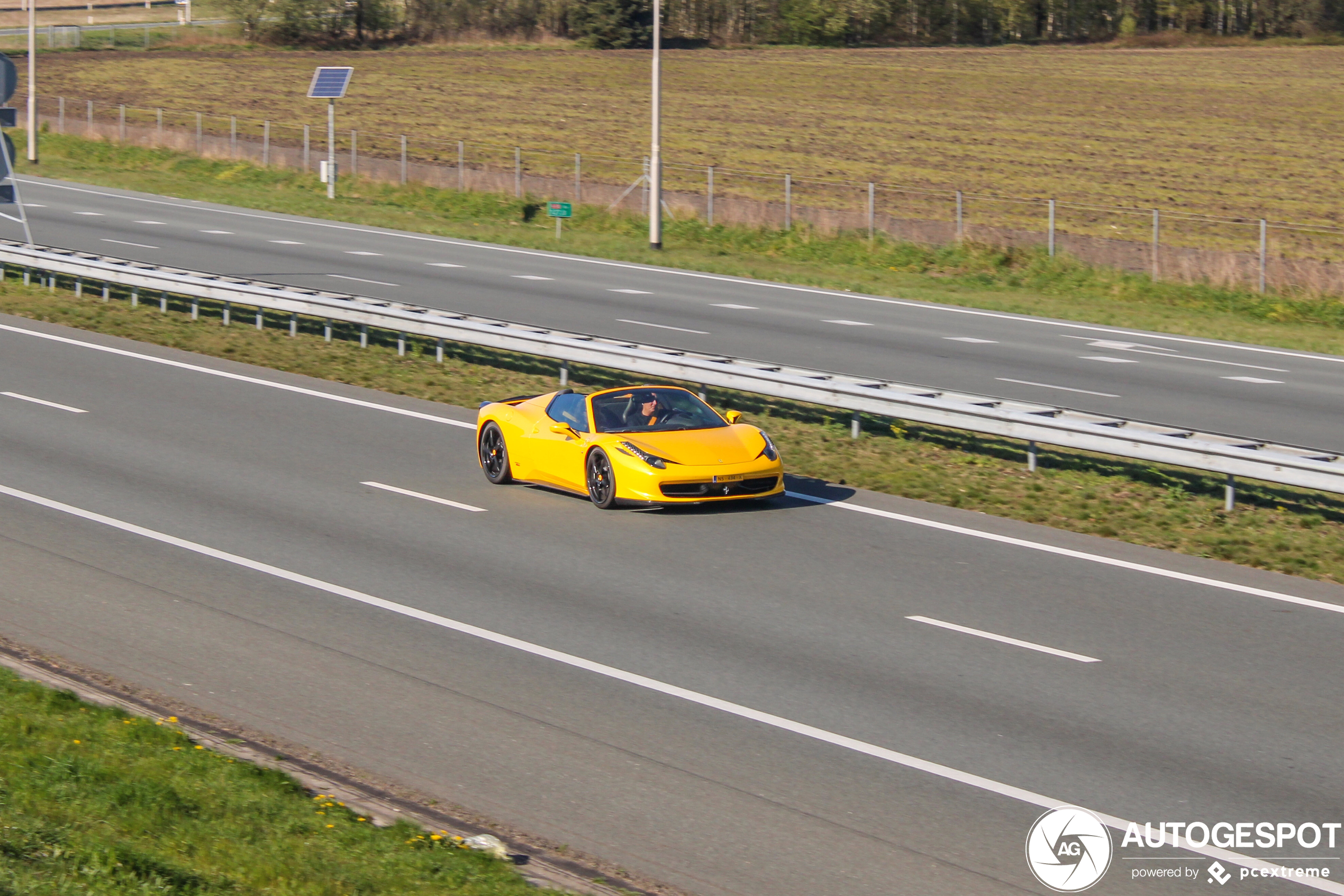 Ferrari 458 Spider Novitec Rosso