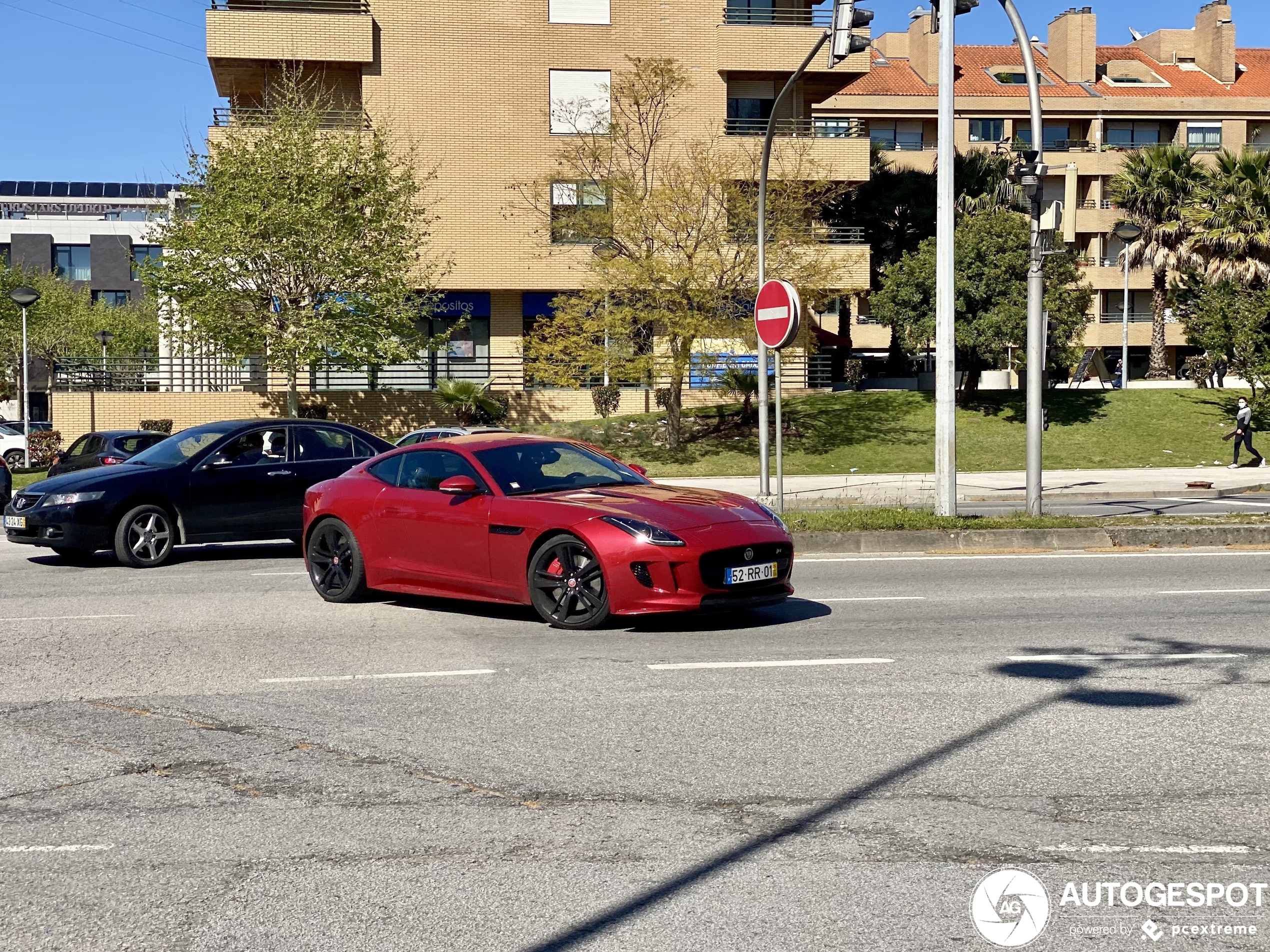 Jaguar F-TYPE R Coupé