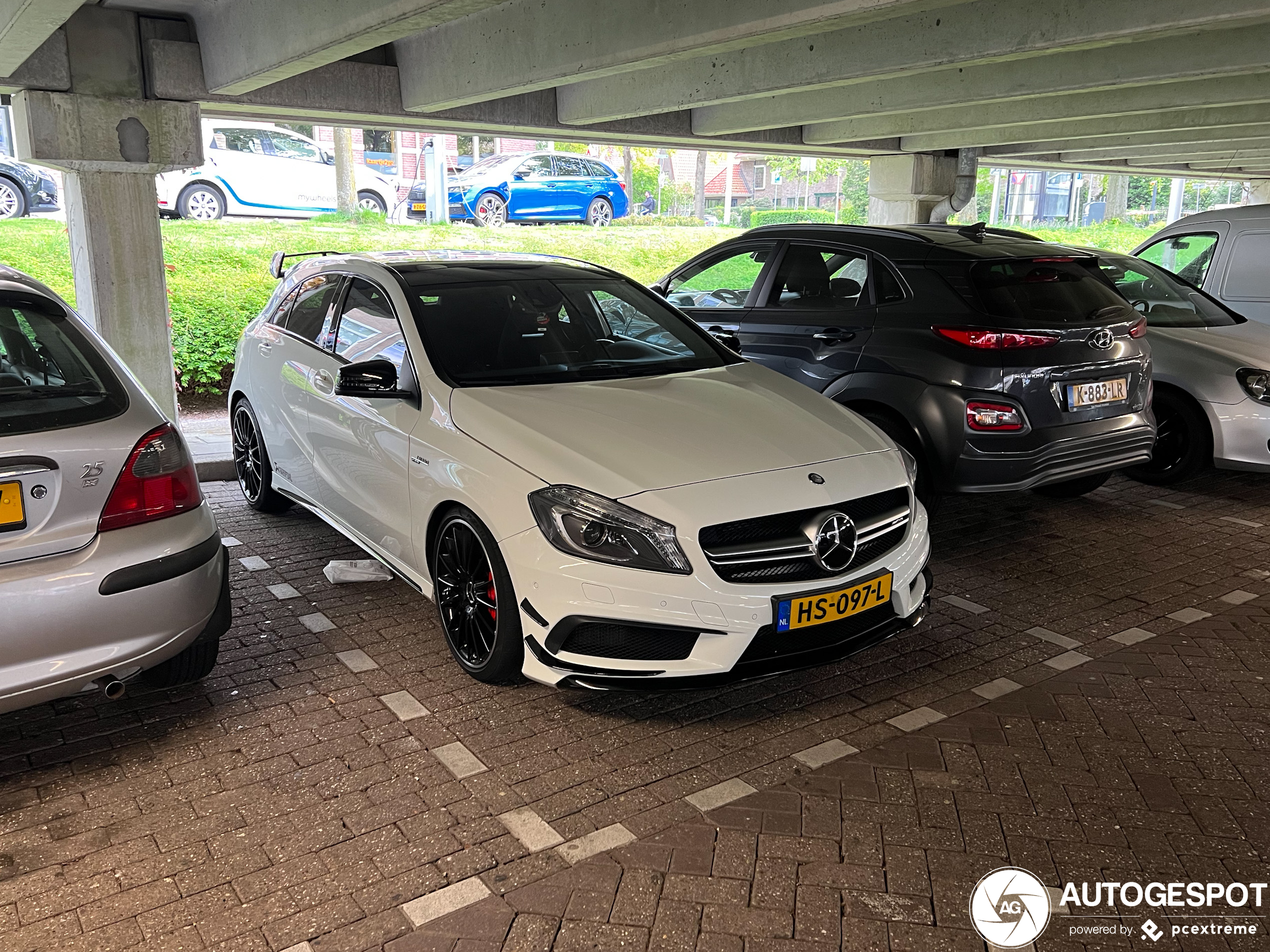 Mercedes-Benz A 45 AMG