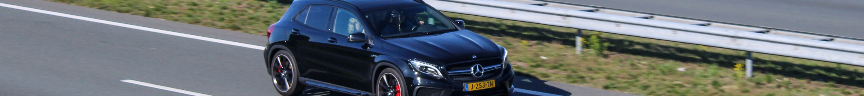 Mercedes-AMG GLA 45 X156