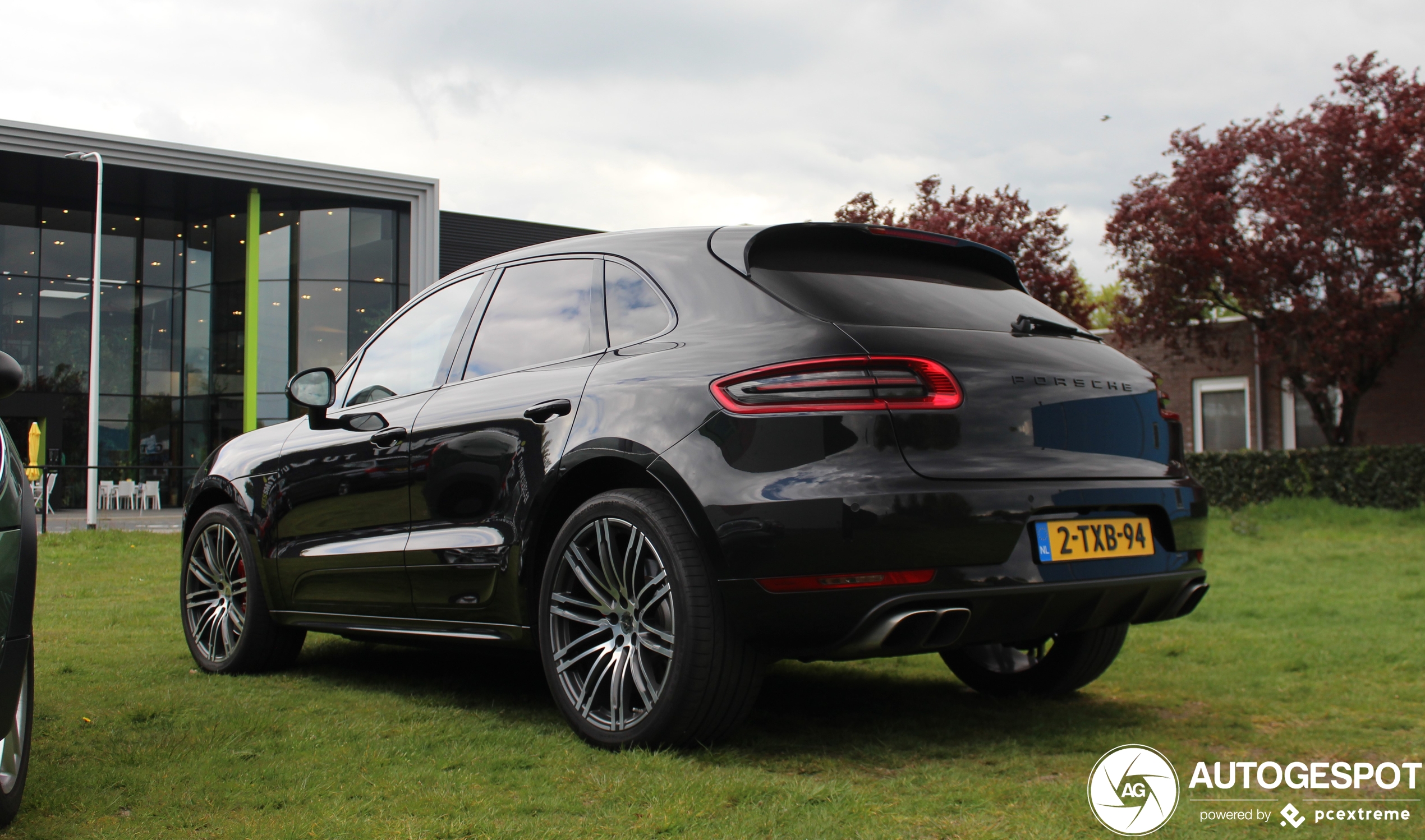 Porsche 95B Macan Turbo