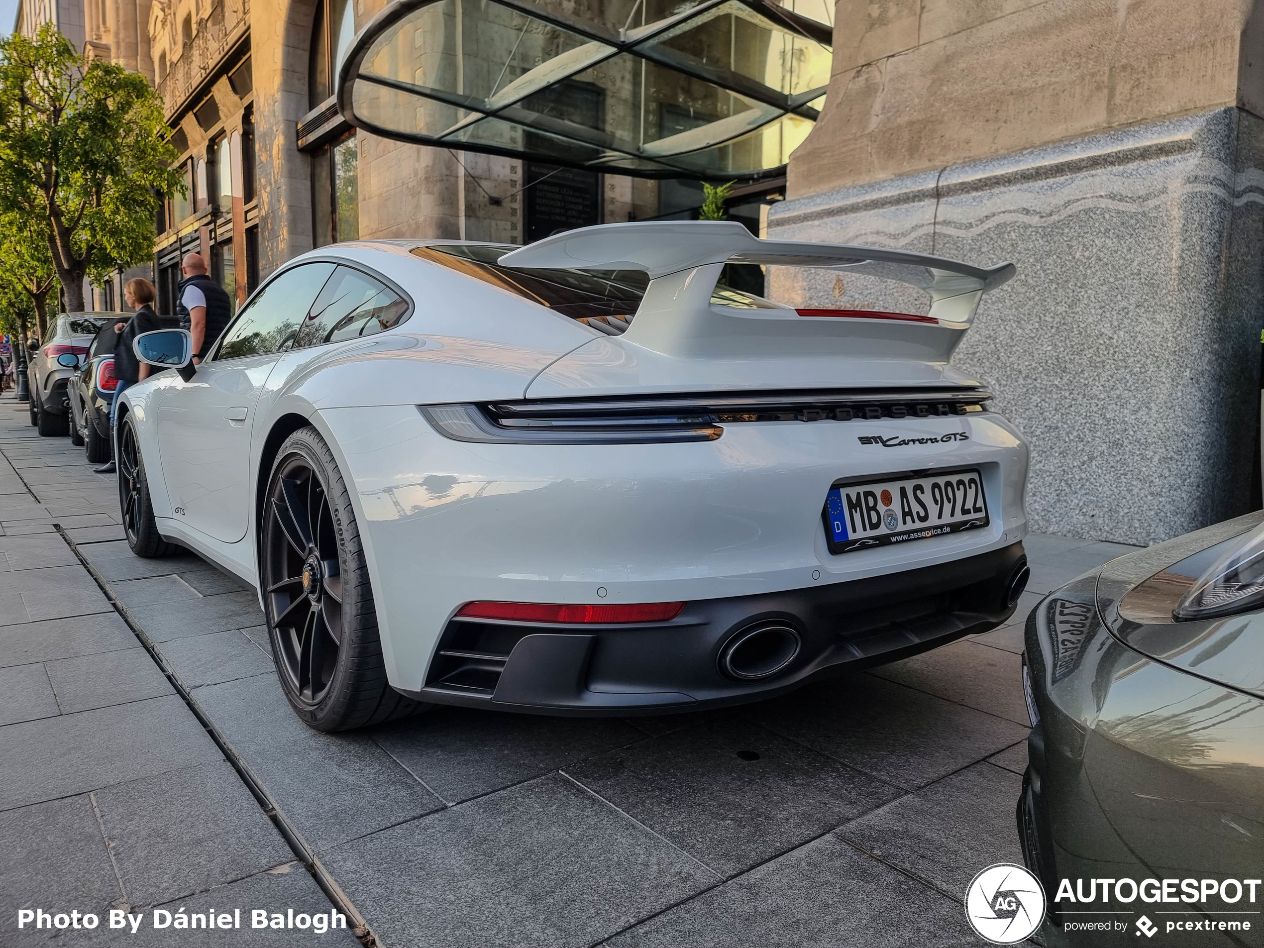 Porsche 992 Carrera 4 GTS