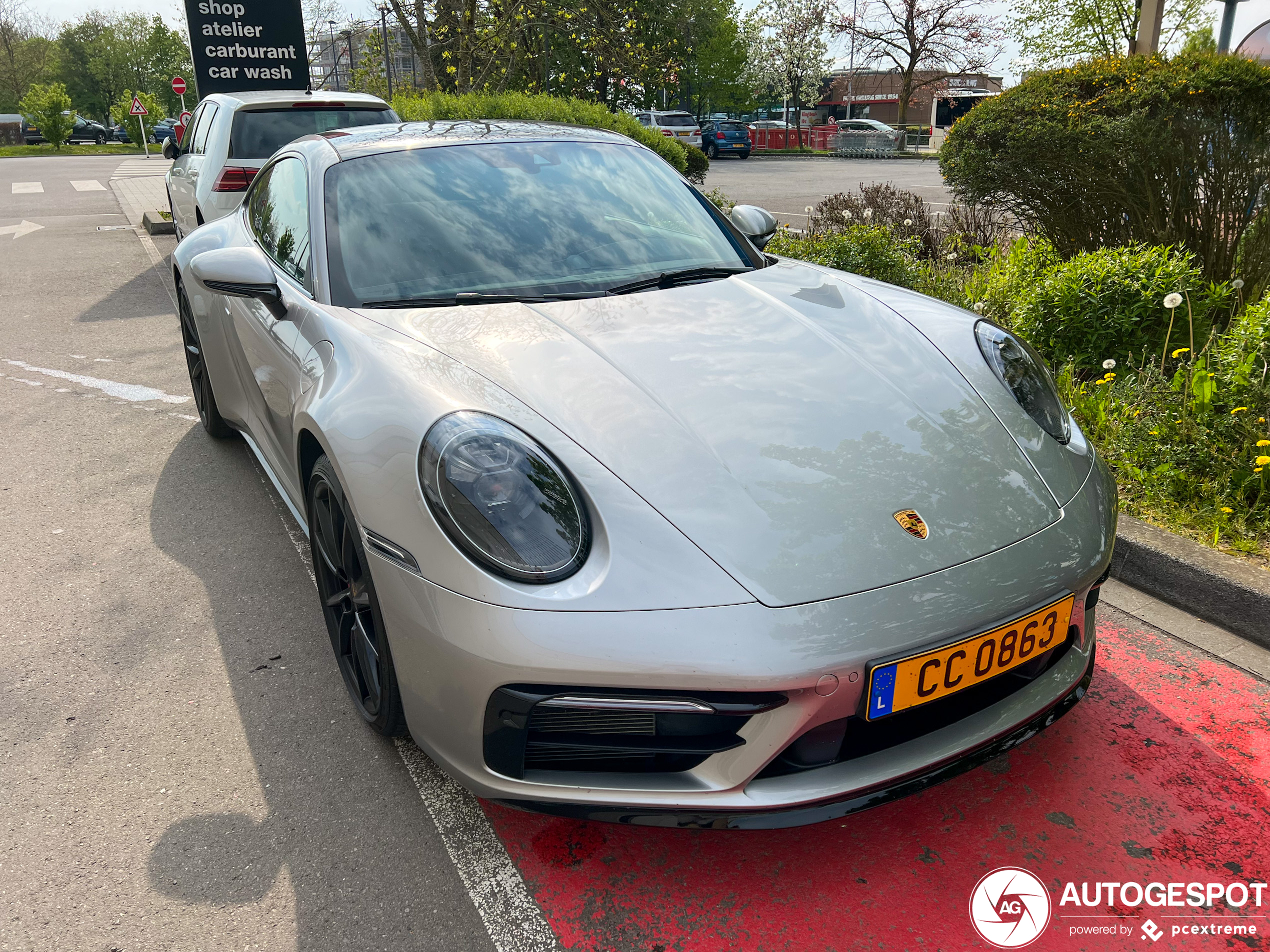 Porsche 992 Carrera 4S