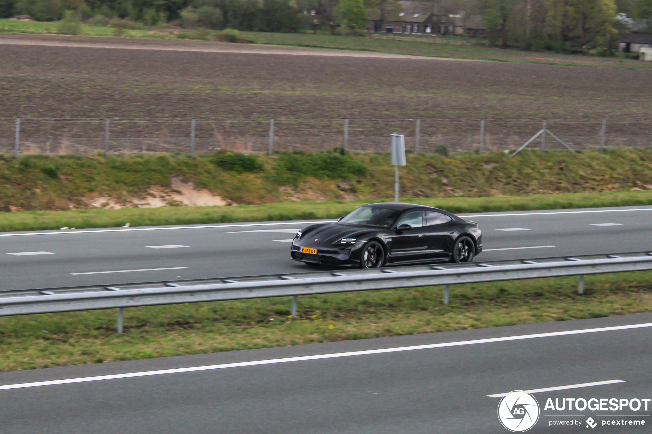 Porsche Taycan Turbo