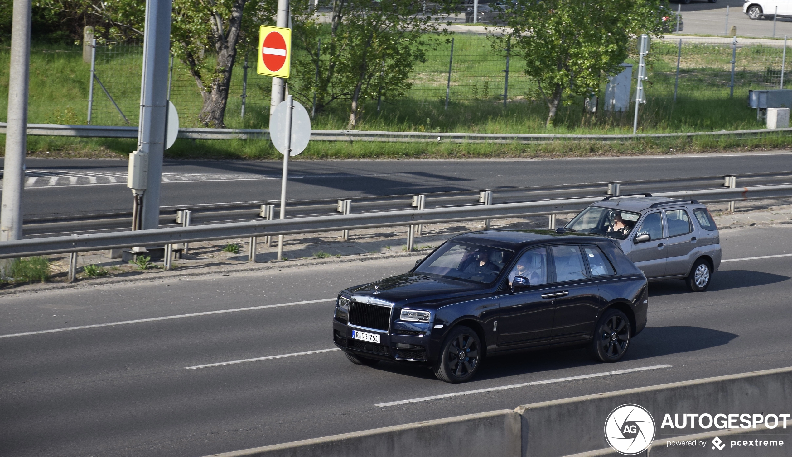 Rolls-Royce Cullinan Frozen Lakes Edition