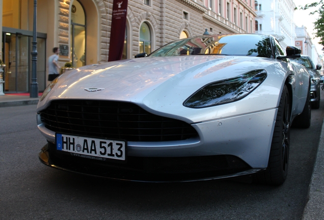 Aston Martin DB11 V8