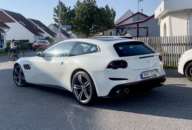 Ferrari GTC4Lusso