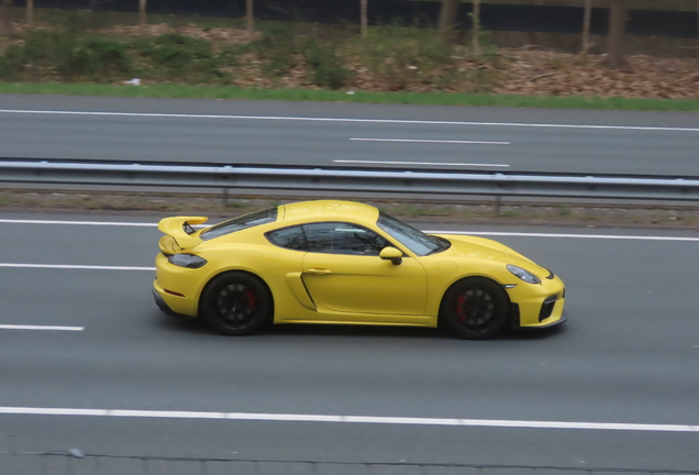 Porsche 718 Cayman GT4