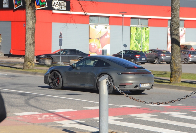 Porsche 992 Carrera 4S