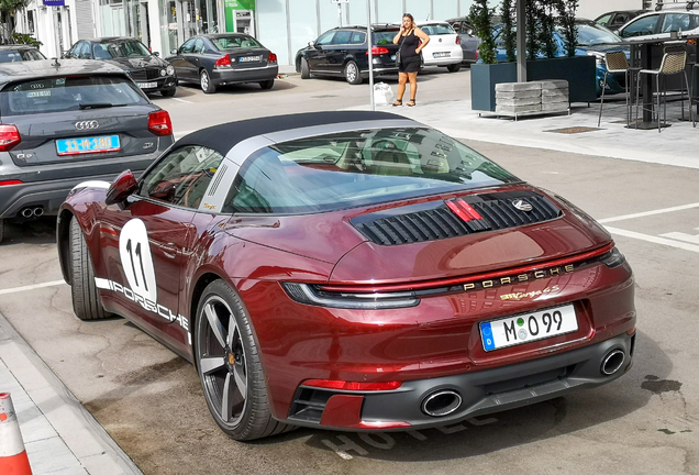 Porsche 992 Targa 4S Heritage Design Edition