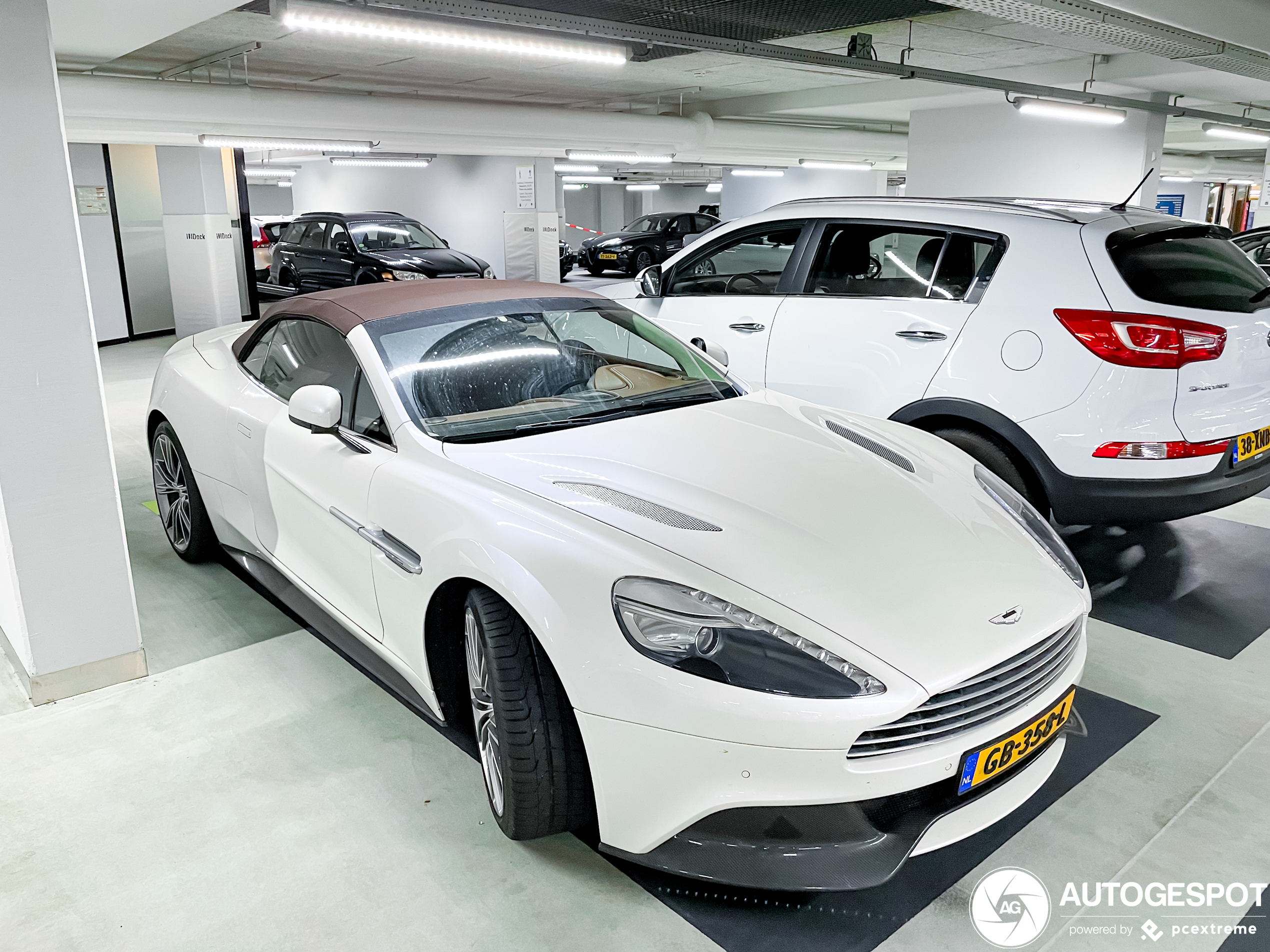 Aston Martin Vanquish Volante