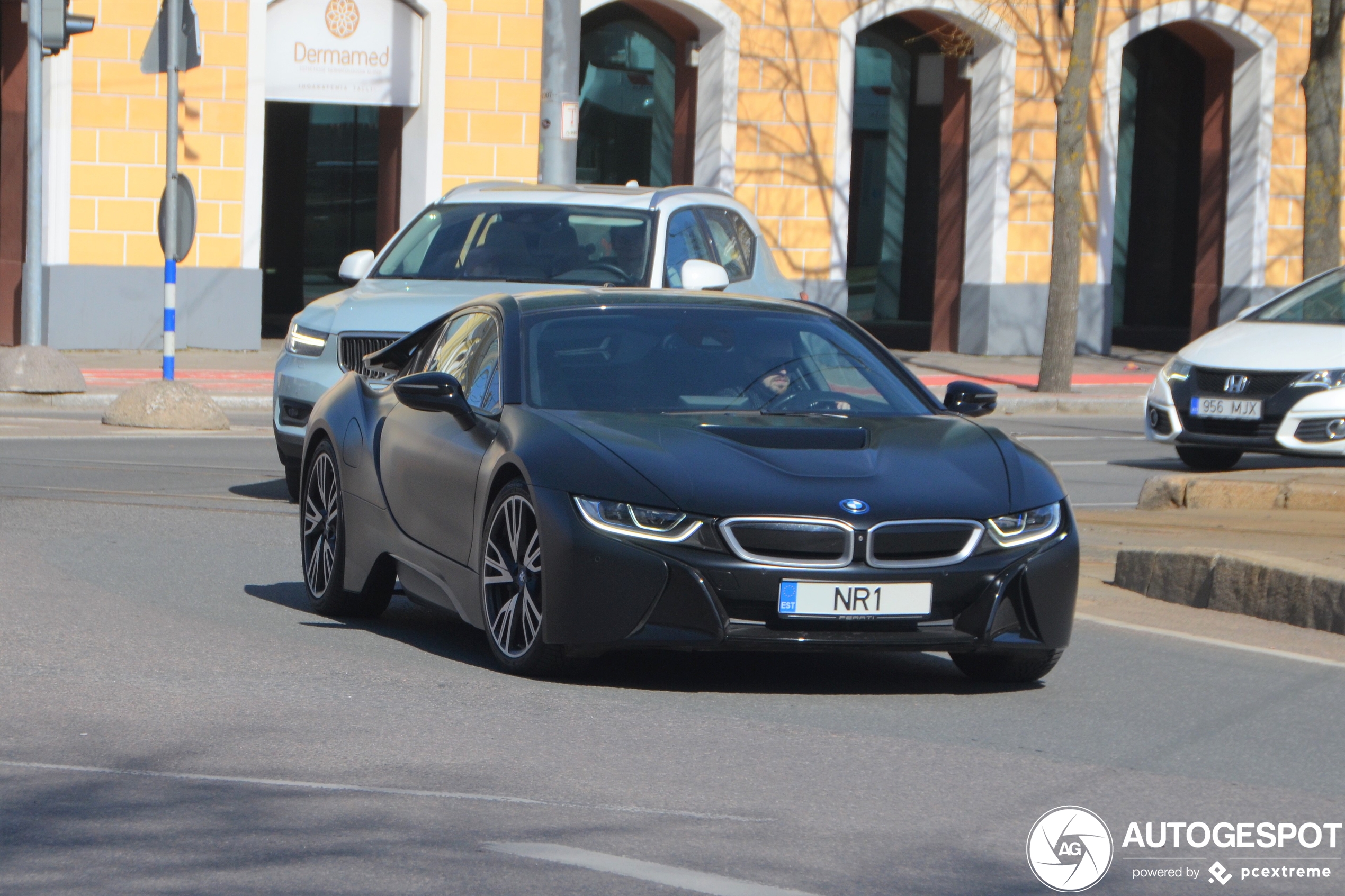 BMW i8