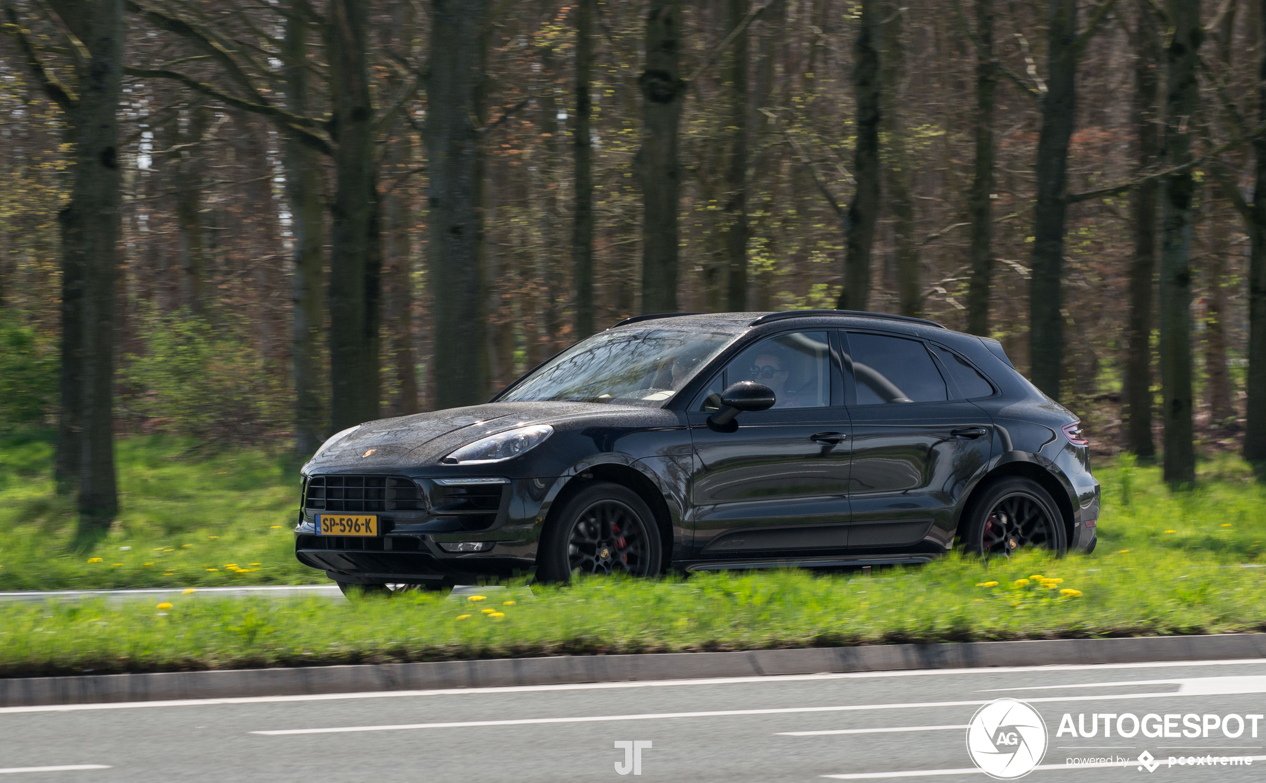 Porsche 95B Macan GTS