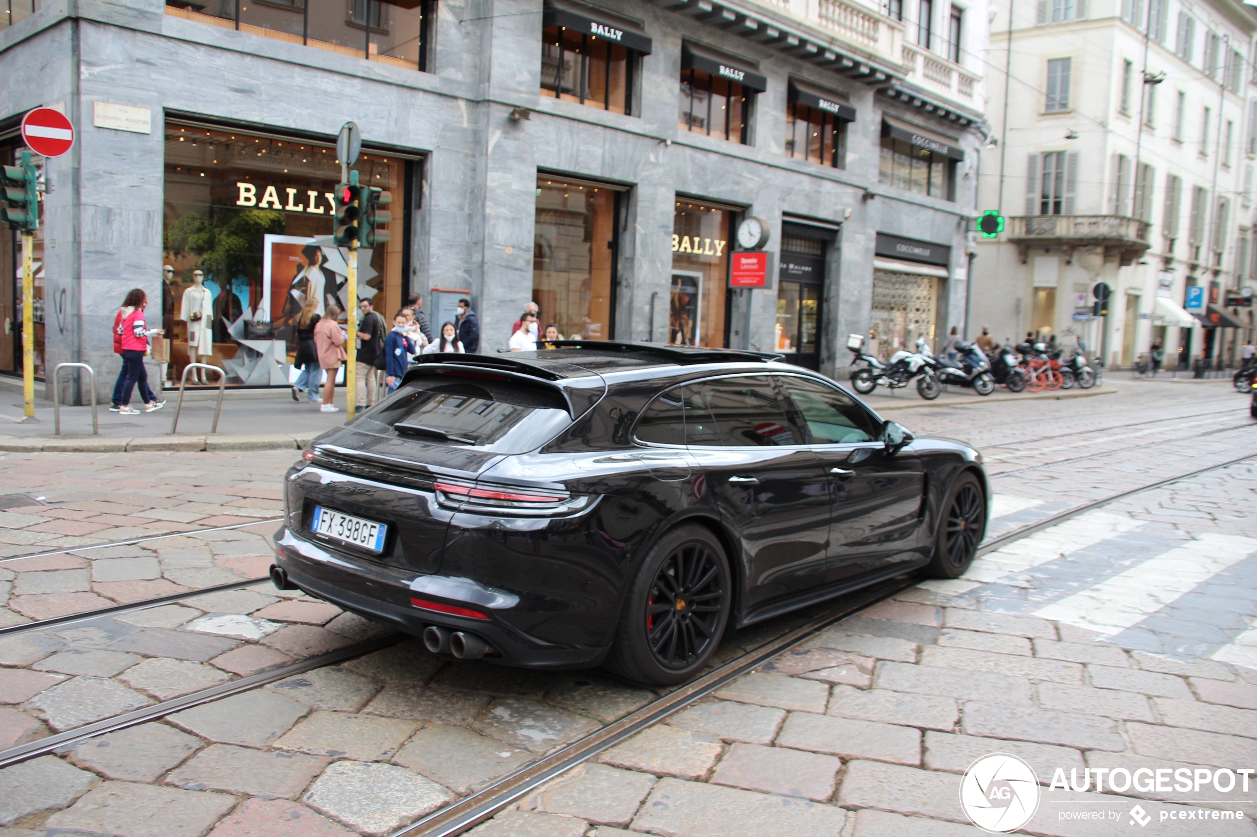 Porsche 971 Panamera GTS Sport Turismo