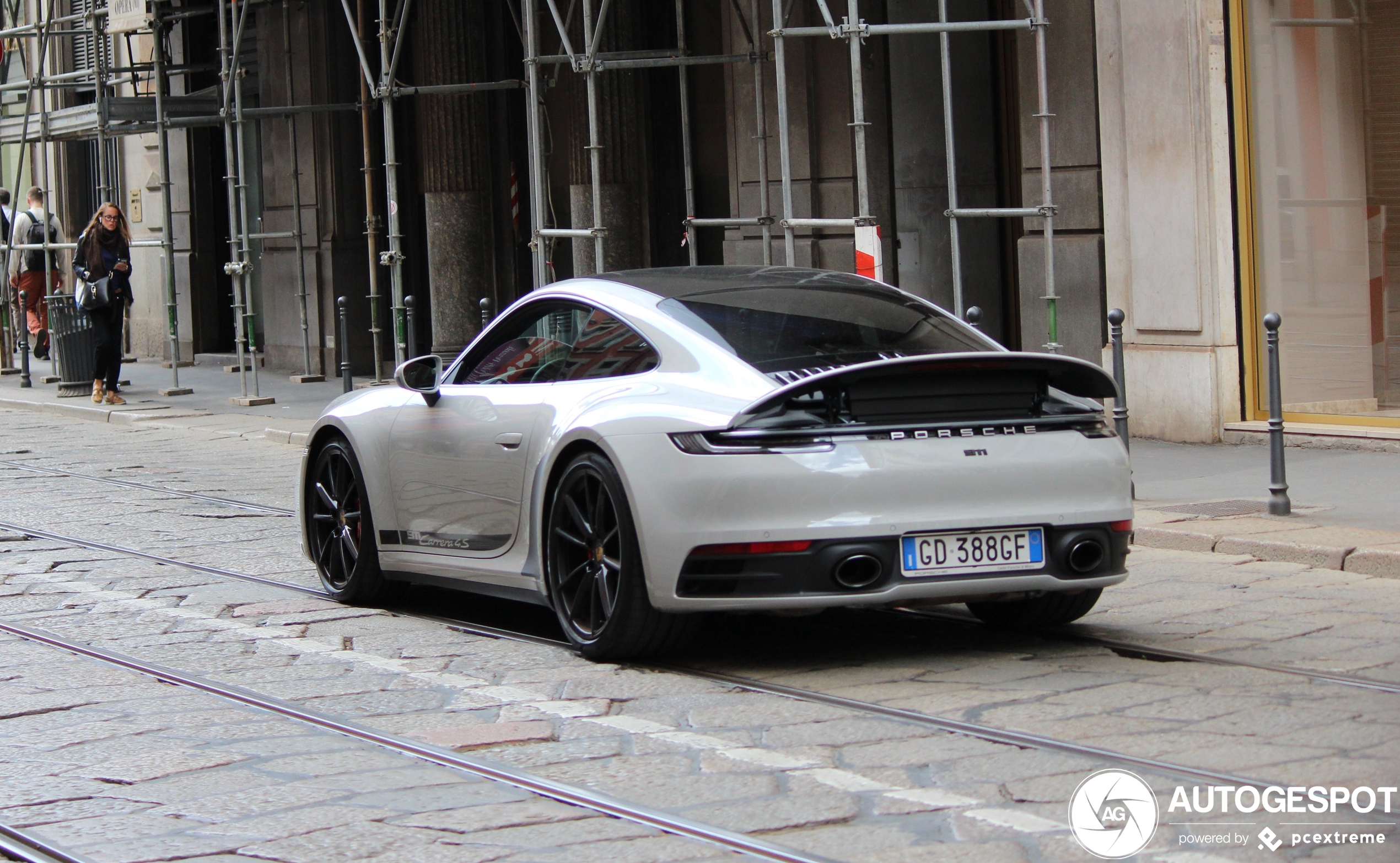 Porsche 992 Carrera 4S