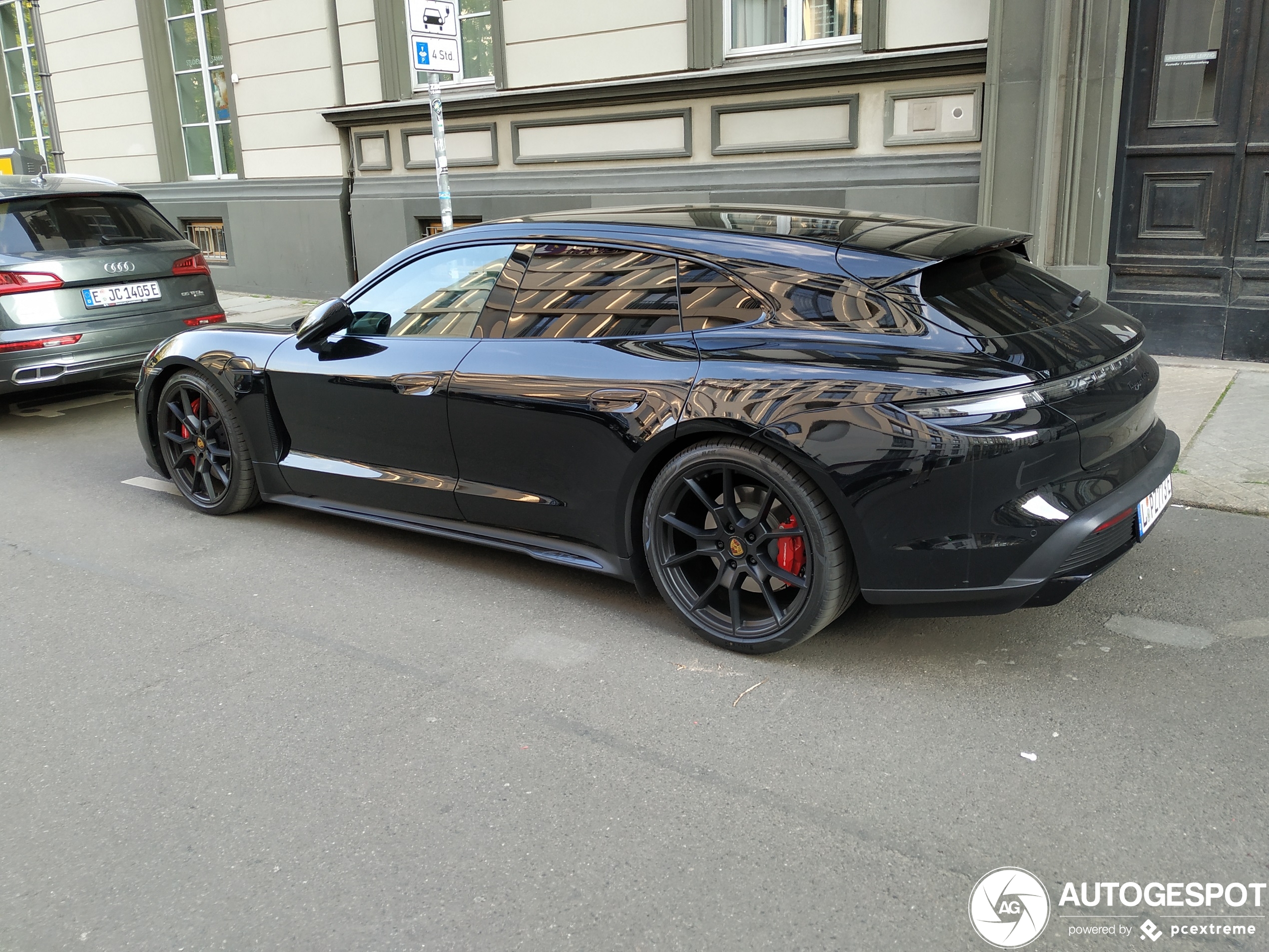 Porsche Taycan GTS Sport Turismo