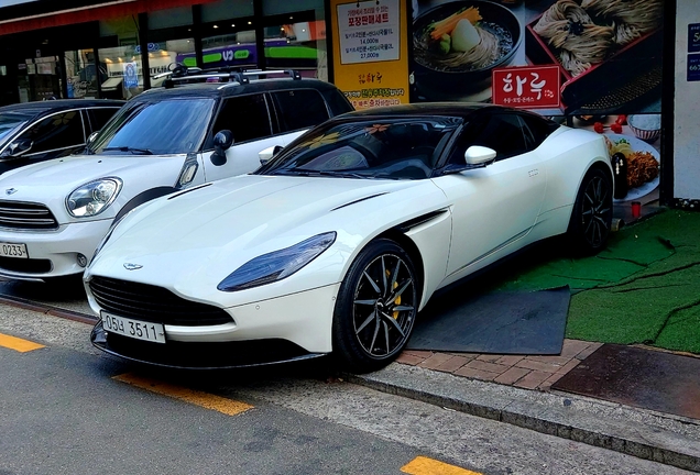 Aston Martin DB11 V8