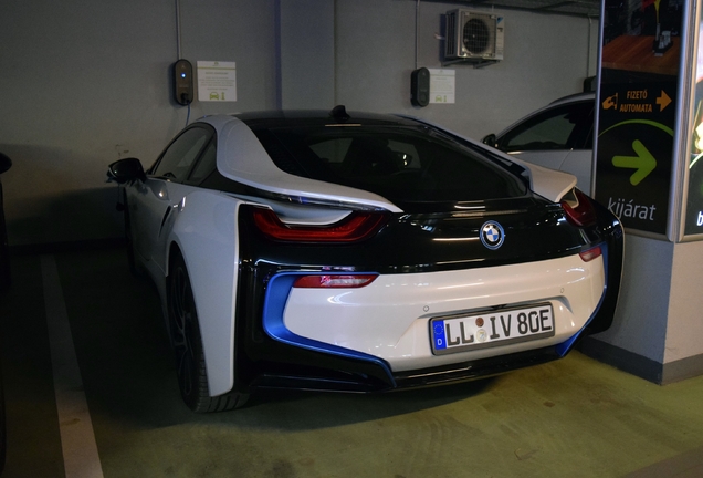 BMW i8