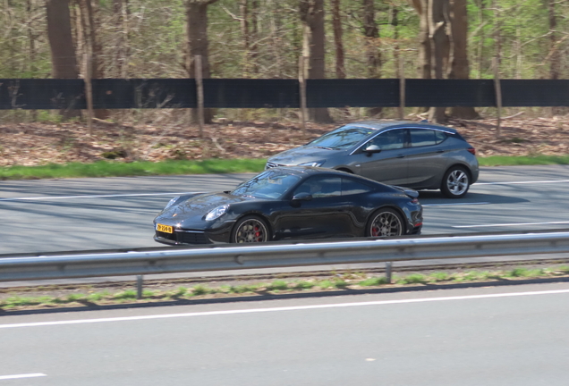 Porsche 992 Carrera 4S