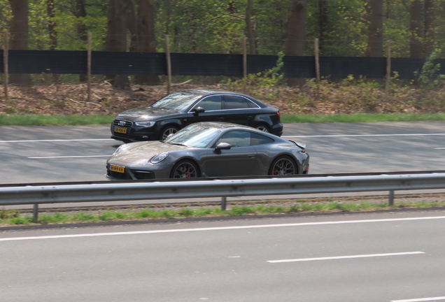 Porsche 992 Carrera 4S