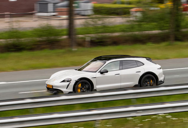 Porsche Taycan Turbo S Cross Turismo