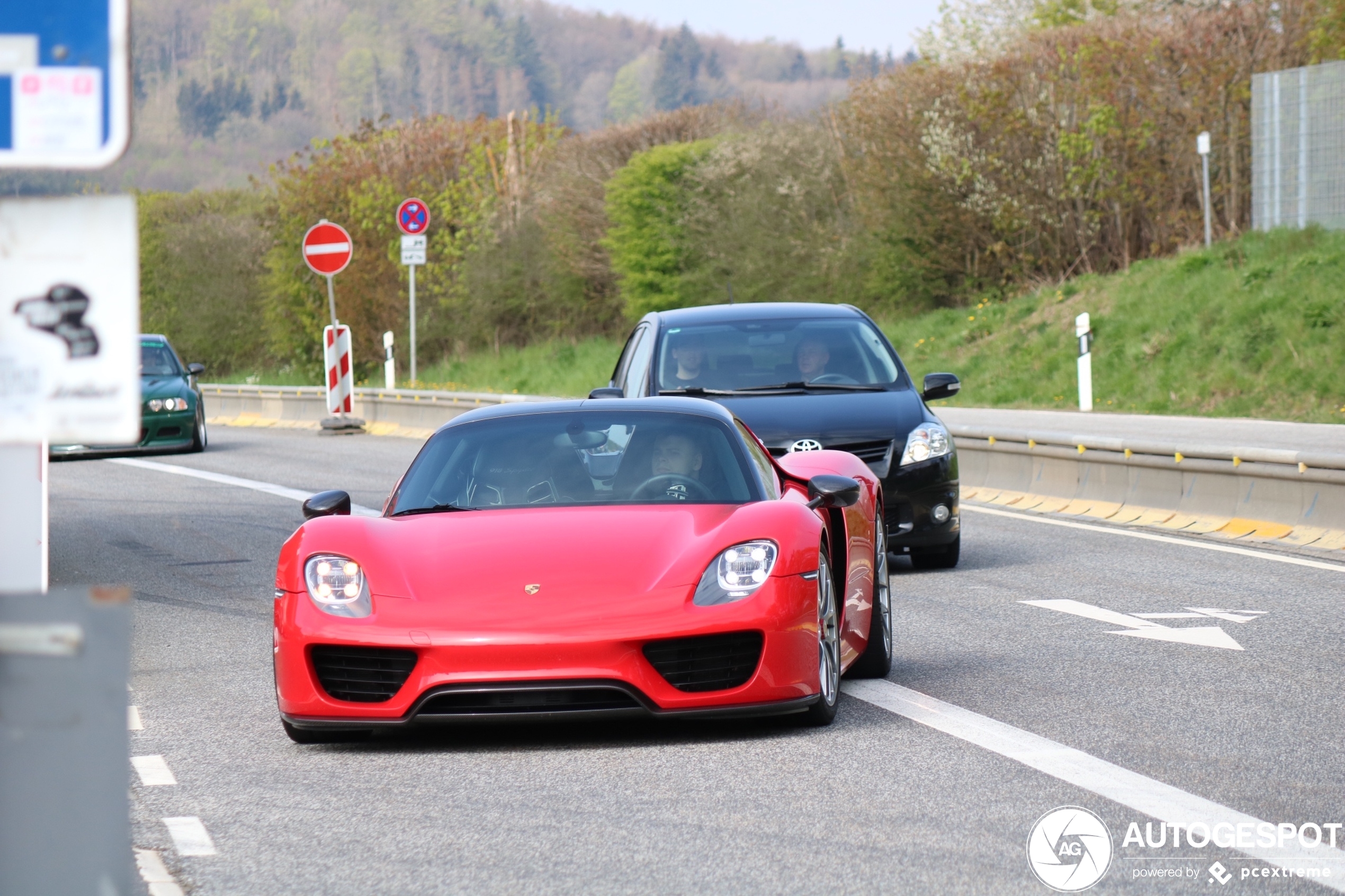 Porsche 918 Spyder Weissach Package