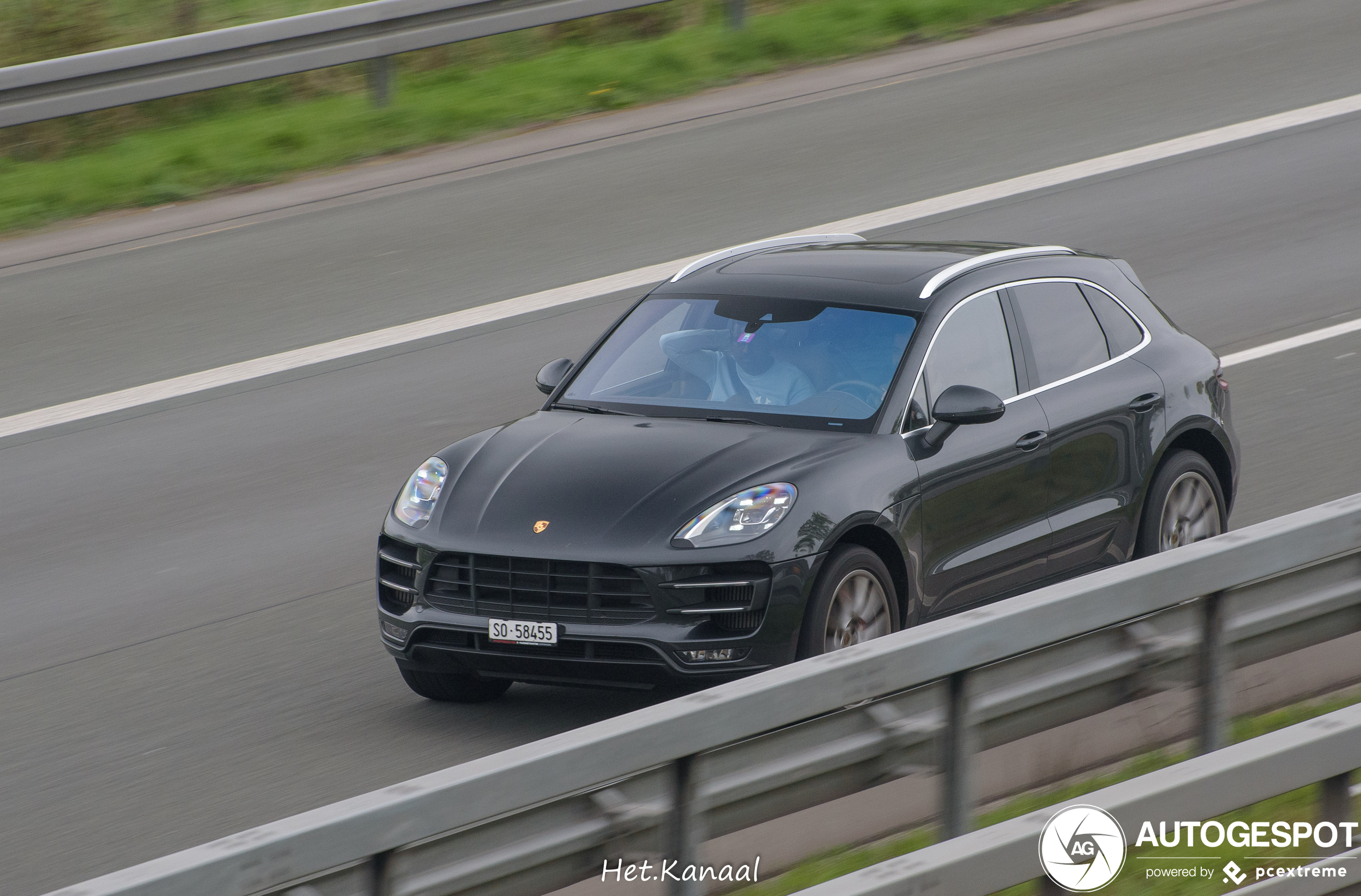 Porsche 95B Macan Turbo