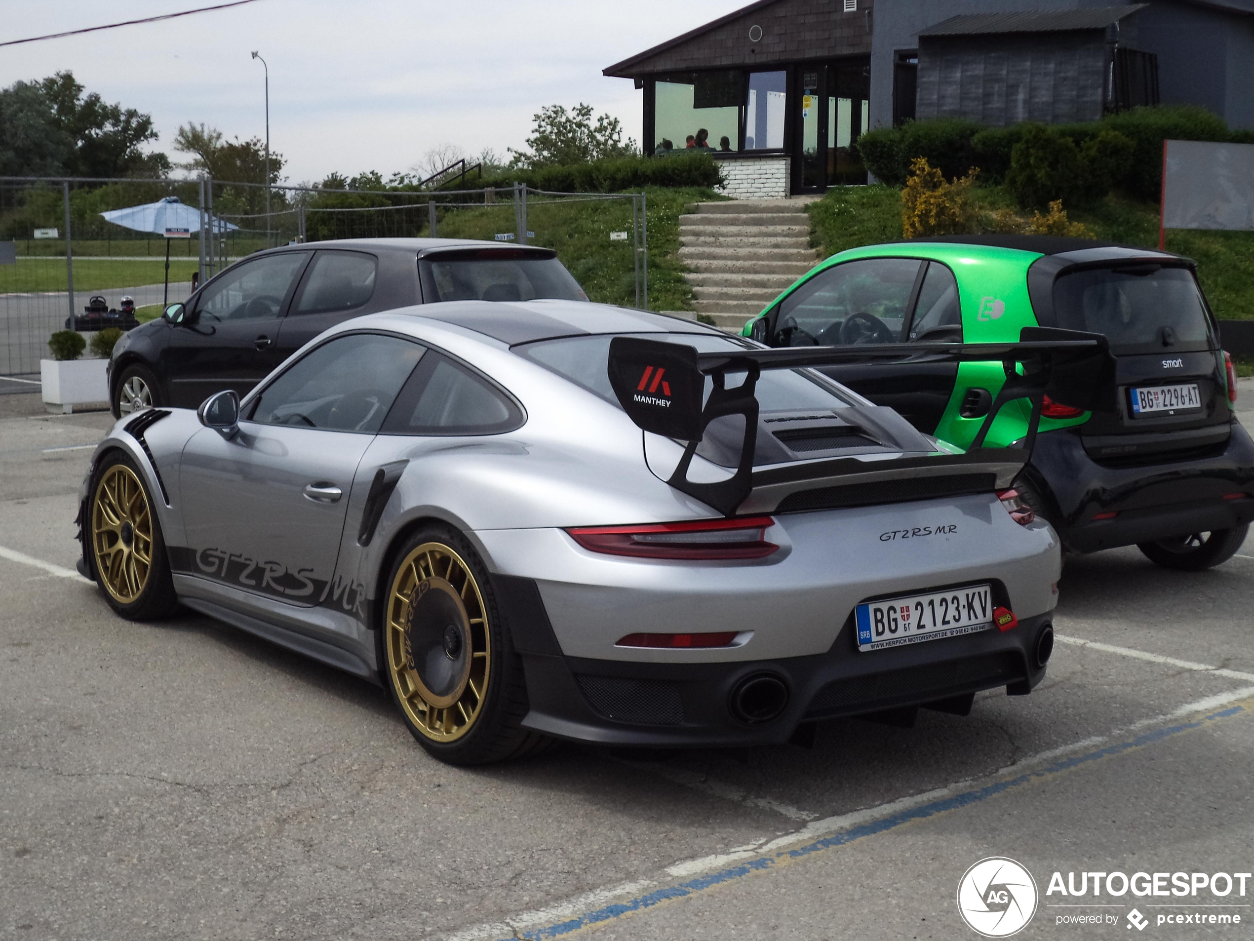 Porsche Manthey Racing 991 GT2 RS MR